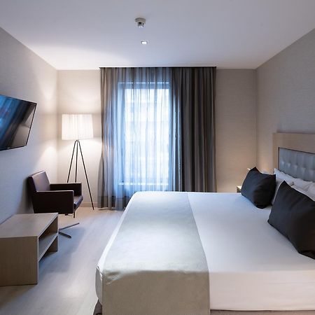 Catalonia Sagrada Familia Hotel Барселона Екстериор снимка