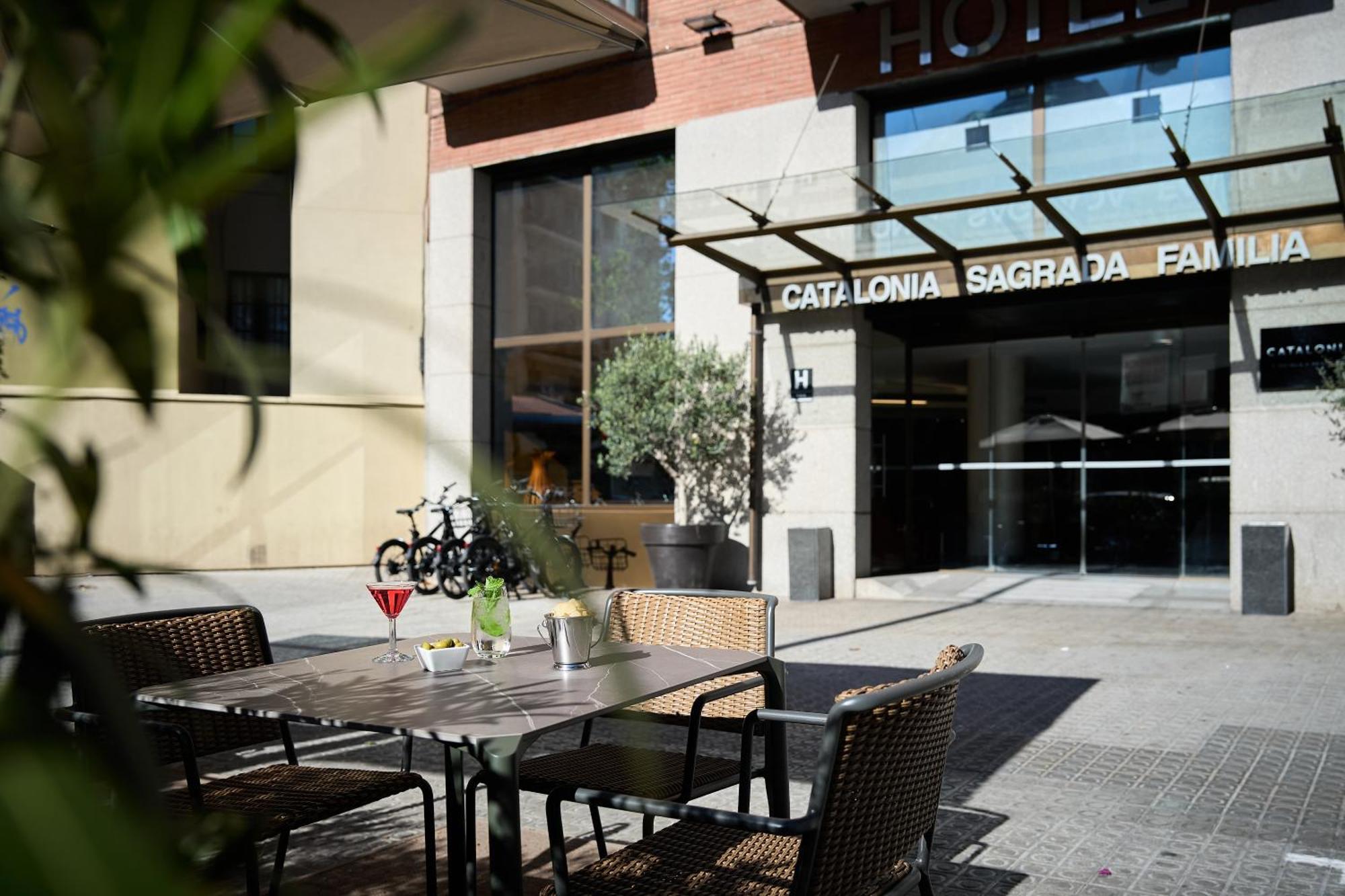 Catalonia Sagrada Familia Hotel Барселона Екстериор снимка