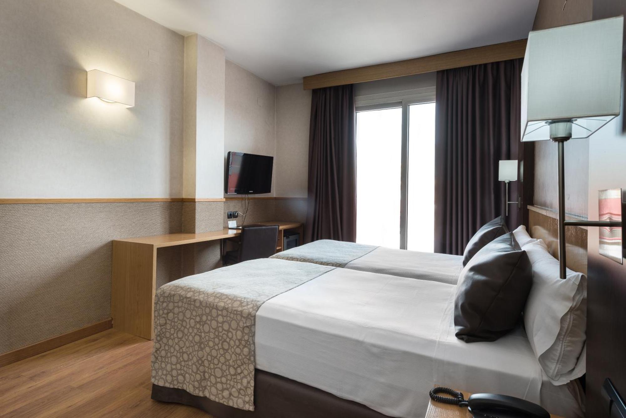 Catalonia Sagrada Familia Hotel Барселона Стая снимка